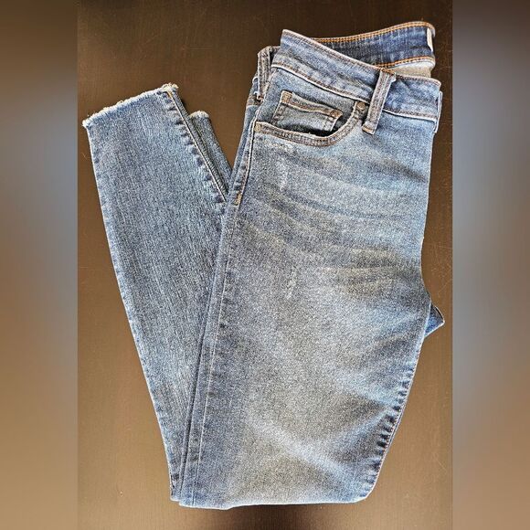 Kut from the Kloth Denim - Kut from the Kloth "Connie Ankle Skinny" w/manufacturers distressed marks, size6